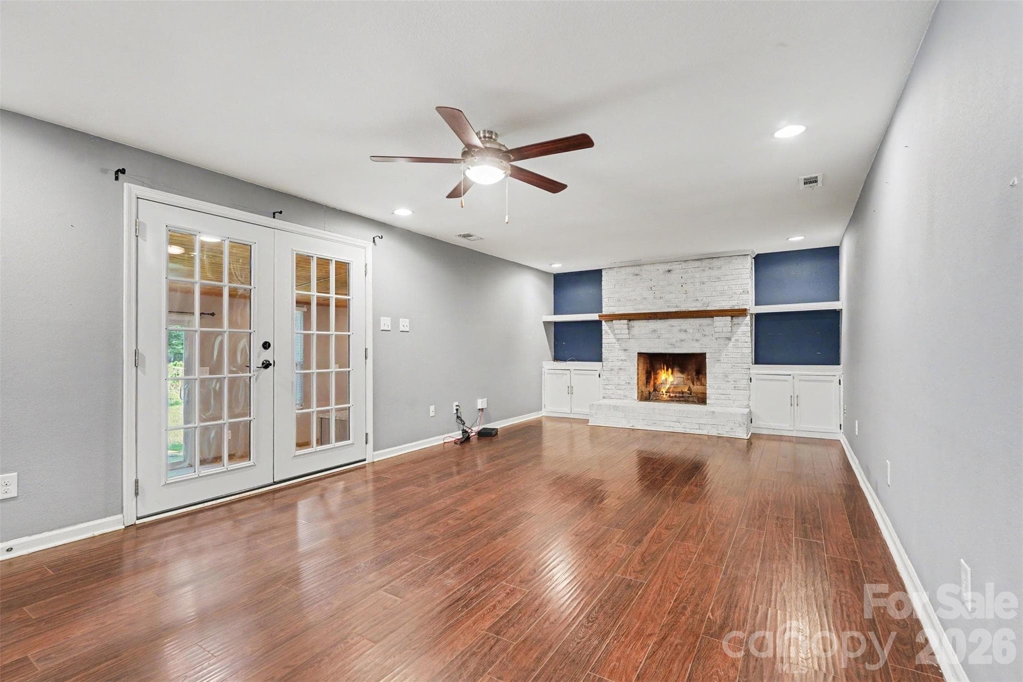 Single Family Residence at 10724 Downpatrick Place, Charlotte, photo 4 of 28