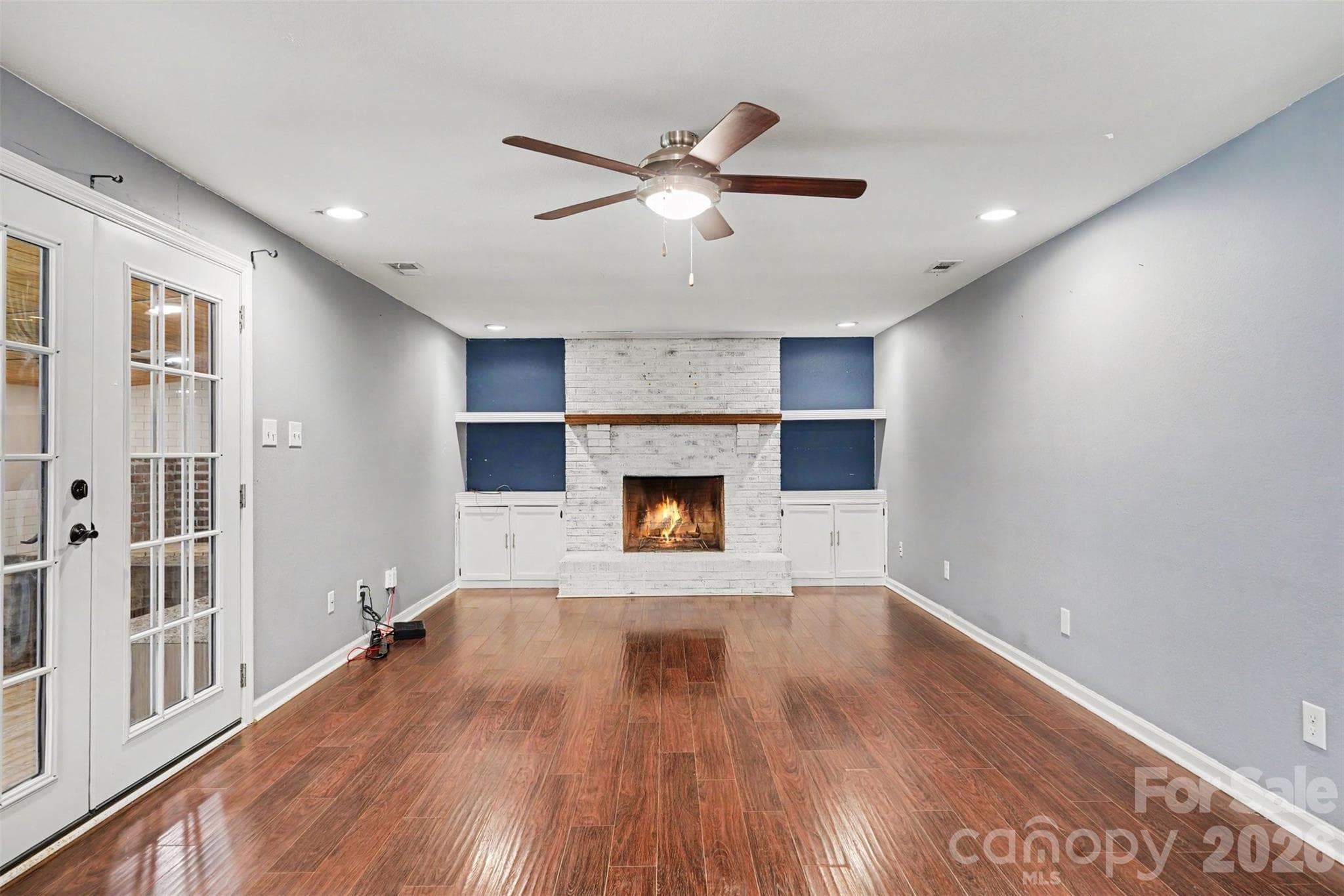 Single Family Residence at 10724 Downpatrick Place, Charlotte, photo 5 of 28