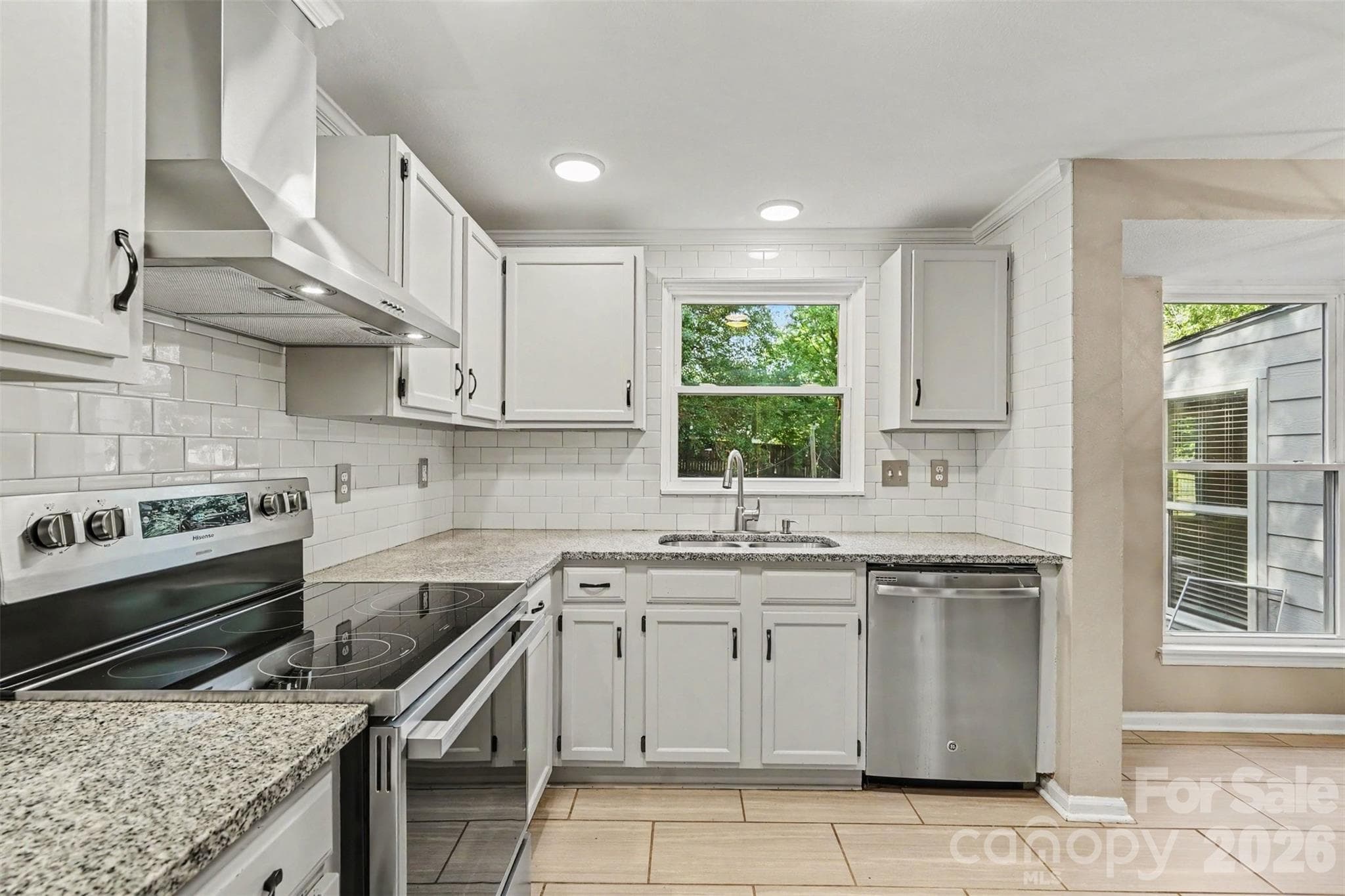 Single Family Residence at 10724 Downpatrick Place, Charlotte, photo 6 of 28