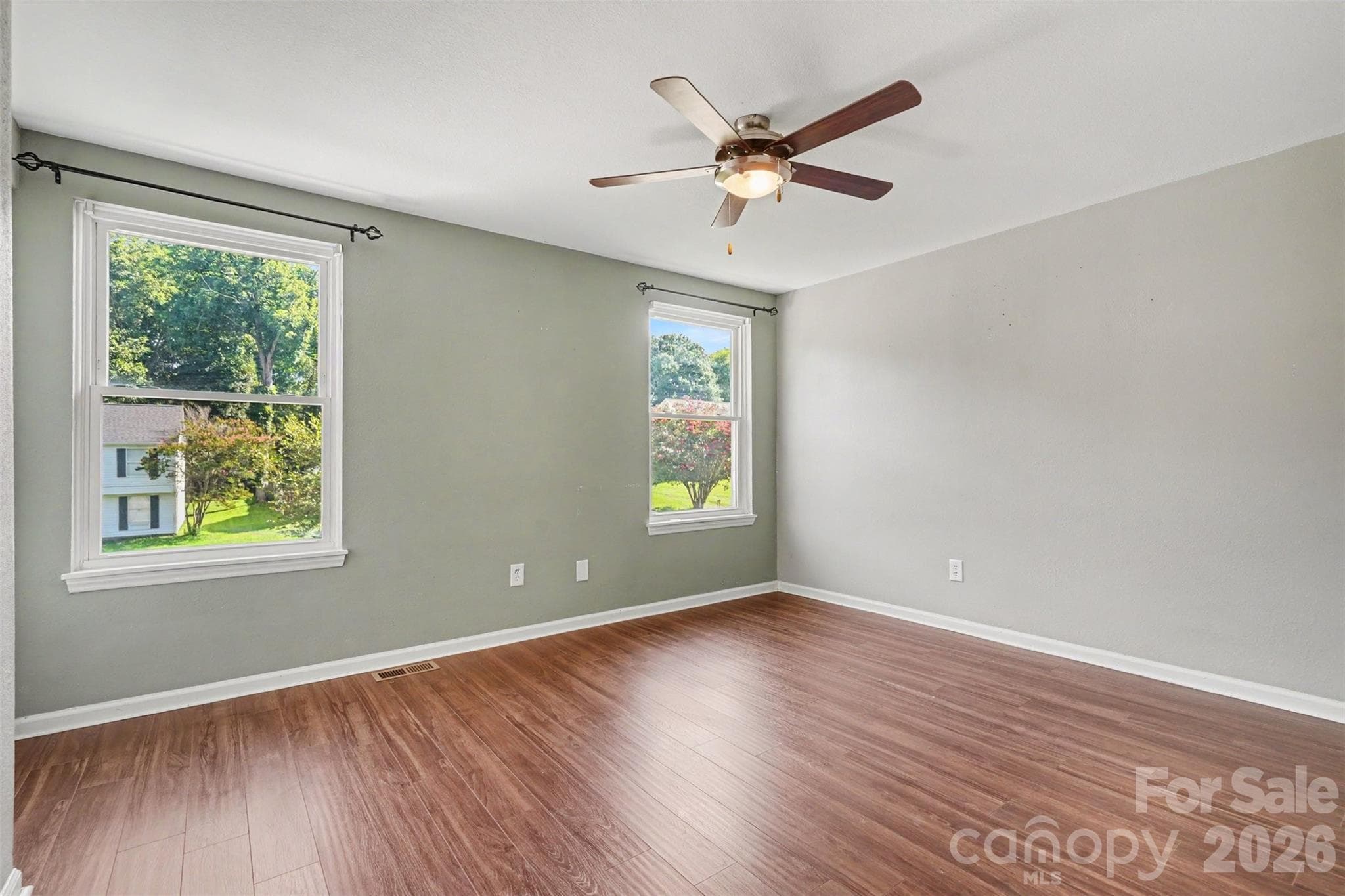 Single Family Residence at 10724 Downpatrick Place, Charlotte, photo 13 of 28