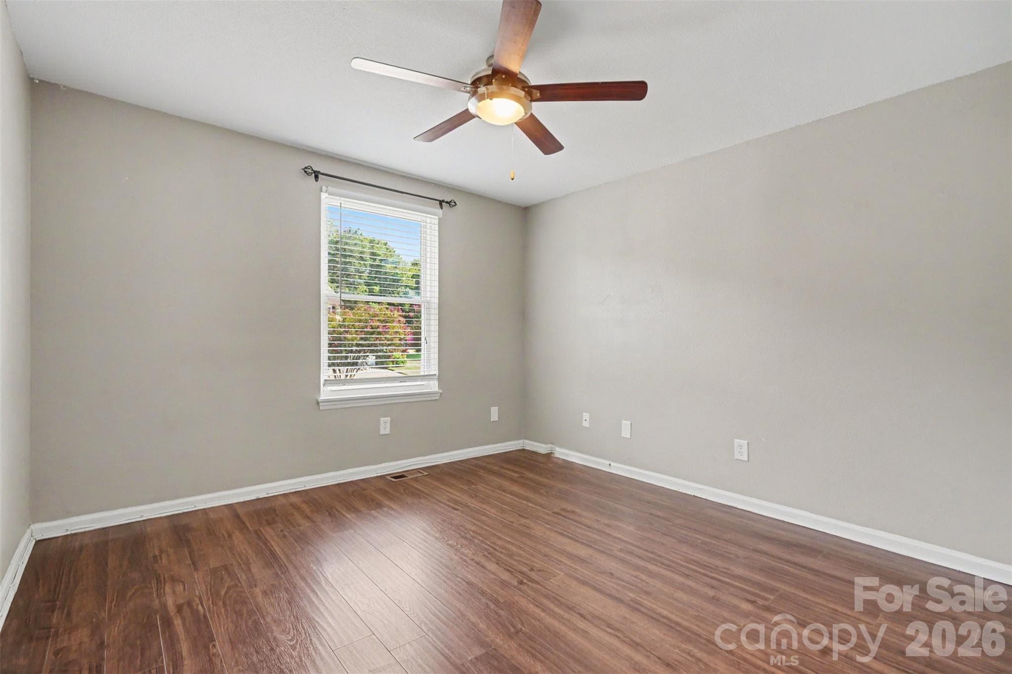 Single Family Residence at 10724 Downpatrick Place, Charlotte, photo 14 of 28