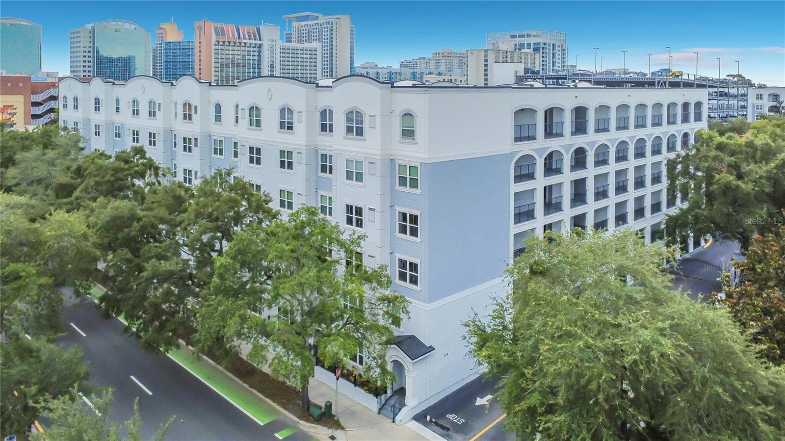 202 E SOUTH ST #4040