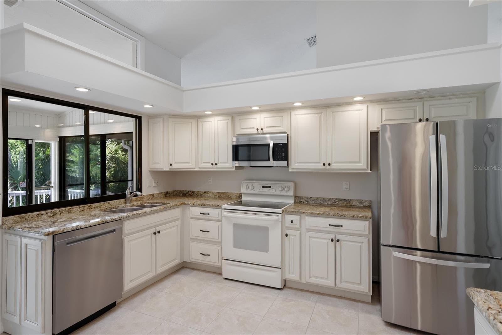 Single Family Residence at 851 FAULKWOOD CT, SARASOTA, photo 18 of 53