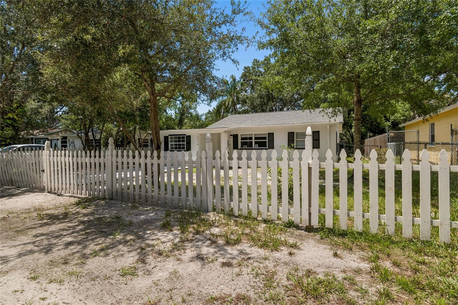 Single Family Residence at 1614 E MAPLE AVE, TAMPA, photo 3 of 64