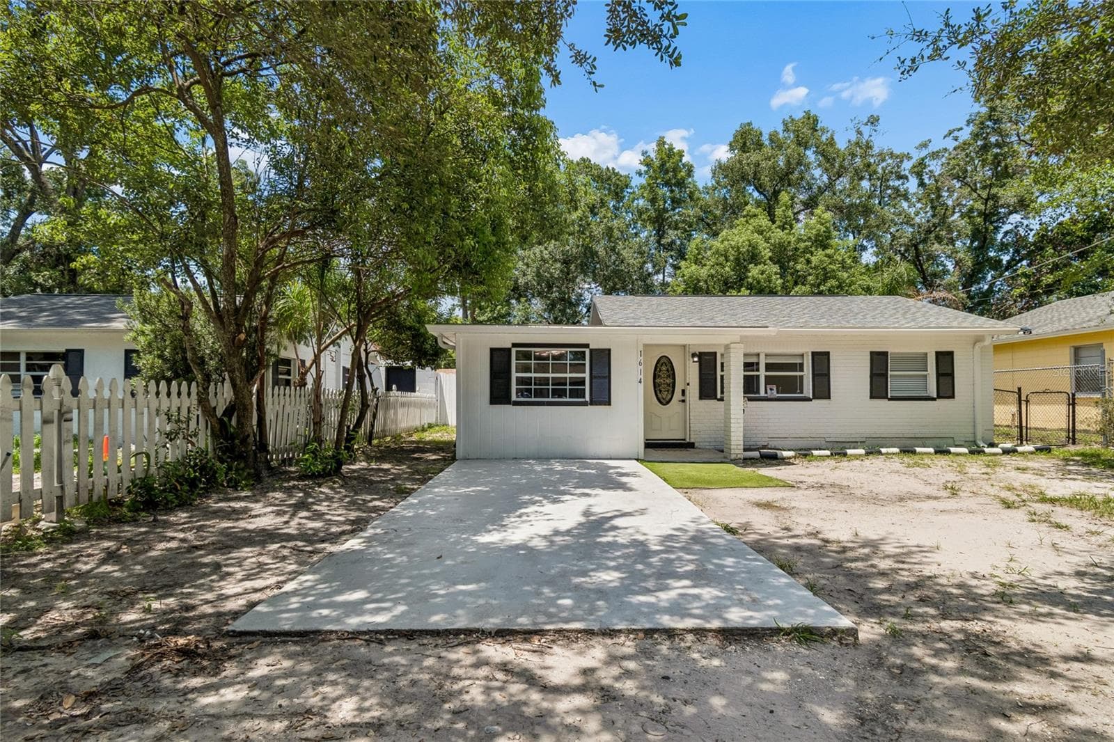 Single Family Residence at 1614 E MAPLE AVE, TAMPA, photo 4 of 64