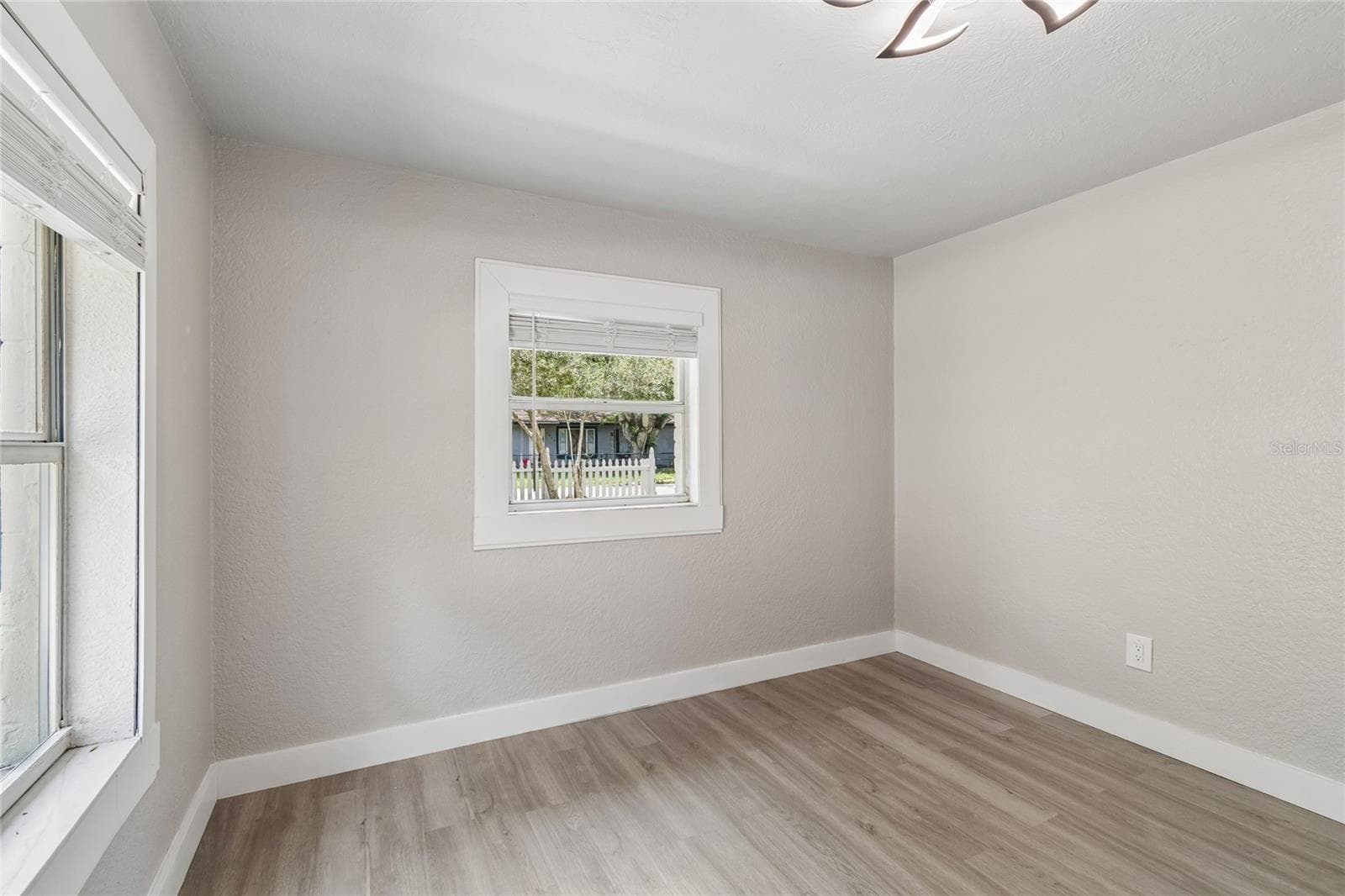 Single Family Residence at 1614 E MAPLE AVE, TAMPA, photo 26 of 64