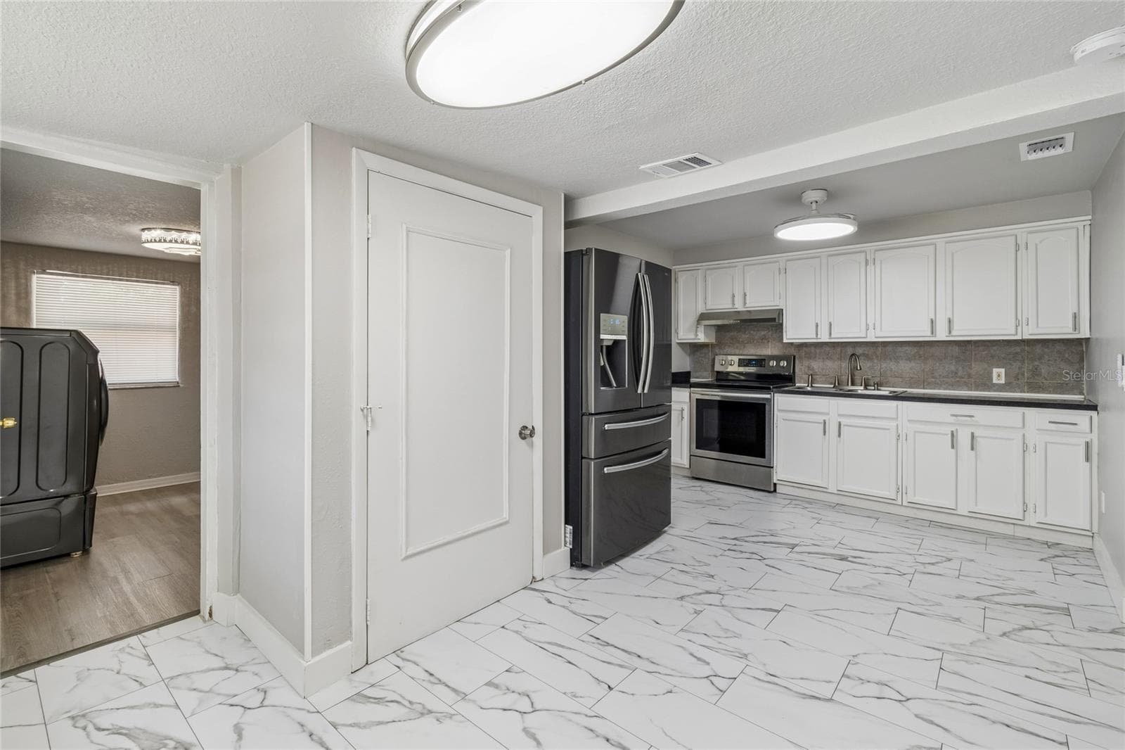 Single Family Residence at 1614 E MAPLE AVE, TAMPA, photo 32 of 64