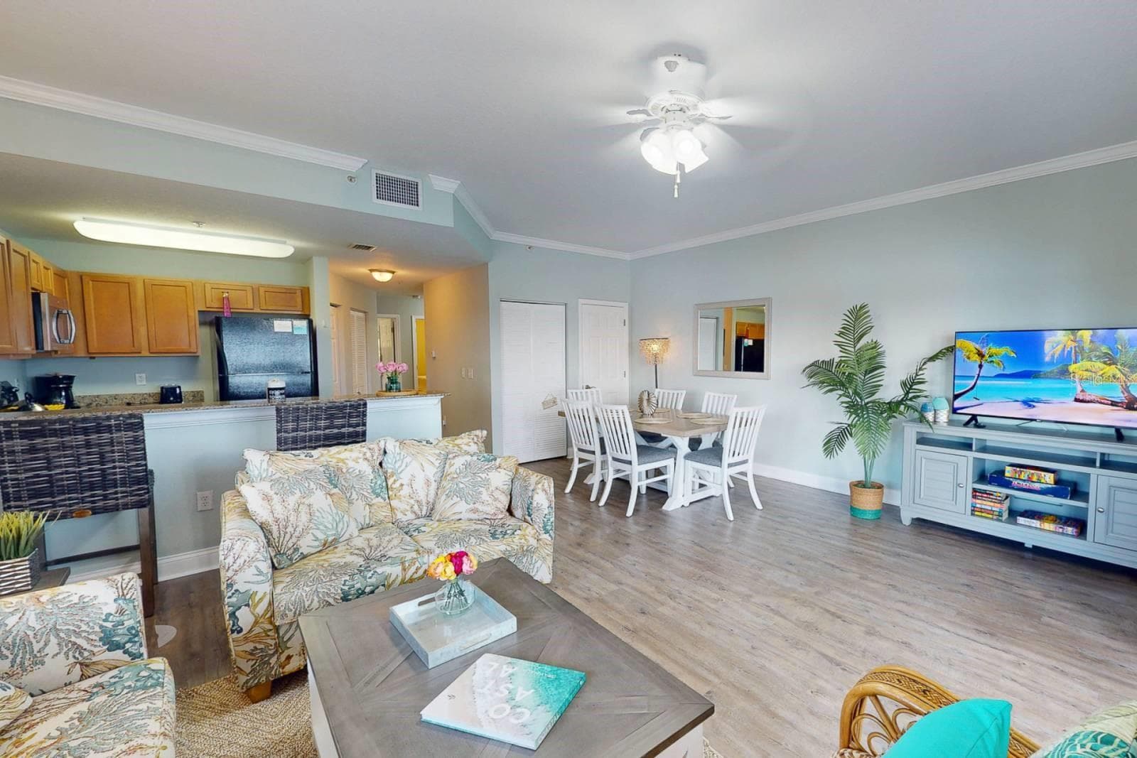 Condo - Hotel at 10315 GULF BLVD #409, TREASURE ISLAND, photo 11 of 36