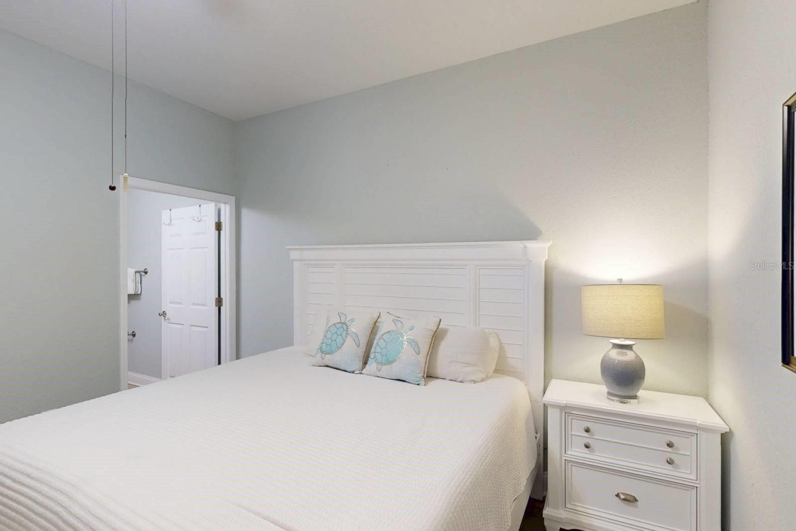 Condo - Hotel at 10315 GULF BLVD #409, TREASURE ISLAND, photo 17 of 36