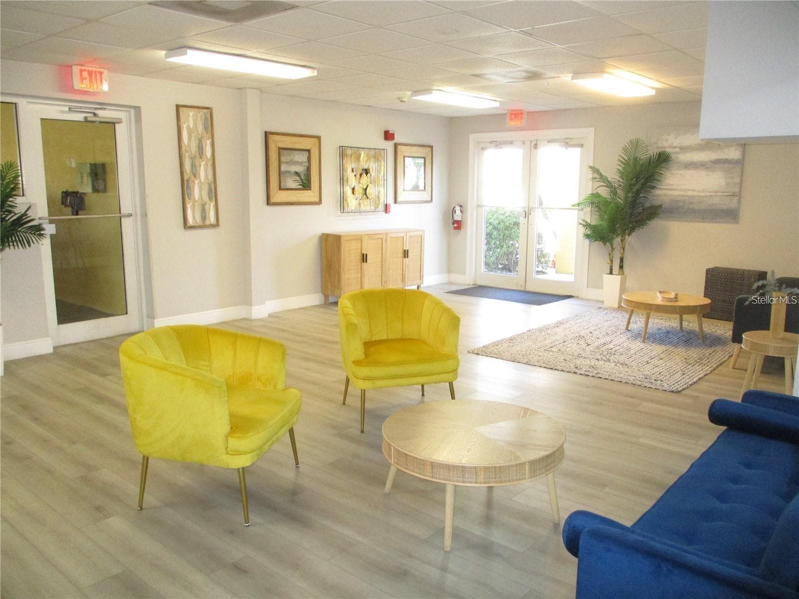lOBBY - 10315 GULF BLVD #409, TREASURE ISLAND