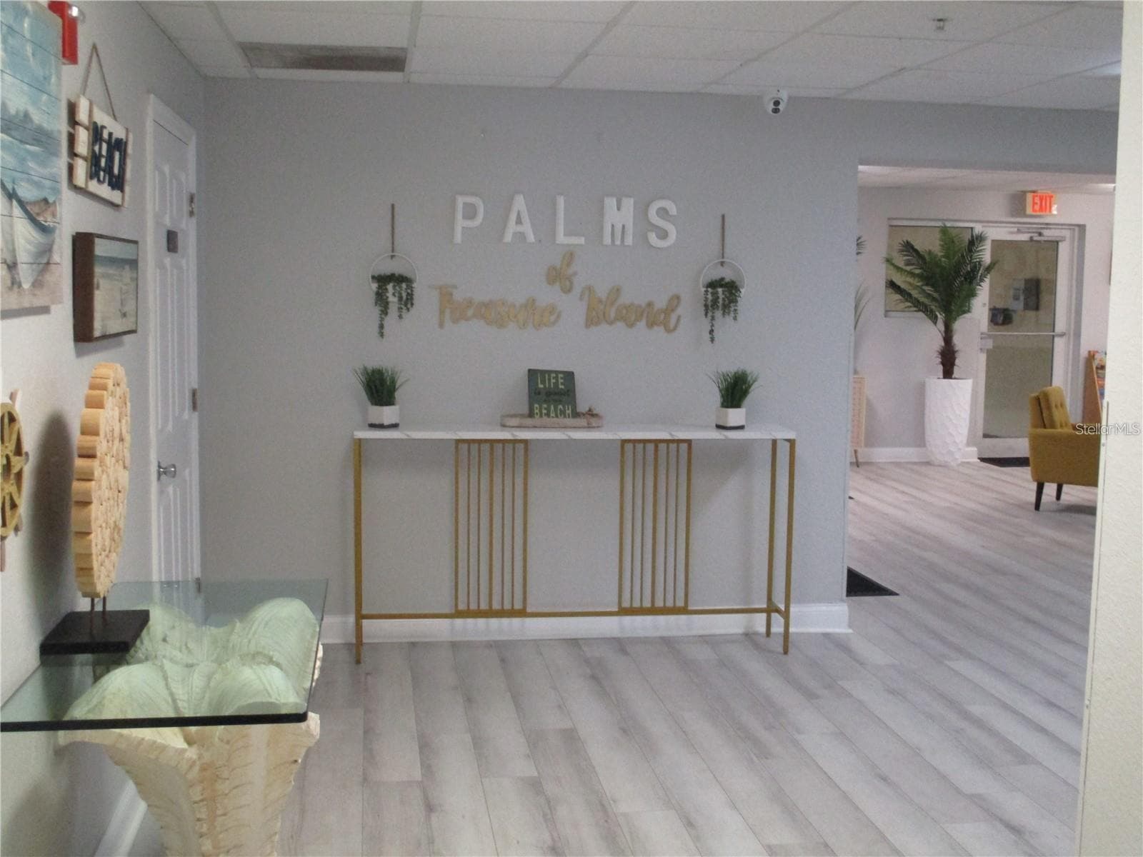 Condo - Hotel at 10315 GULF BLVD #409, TREASURE ISLAND, photo 30 of 36