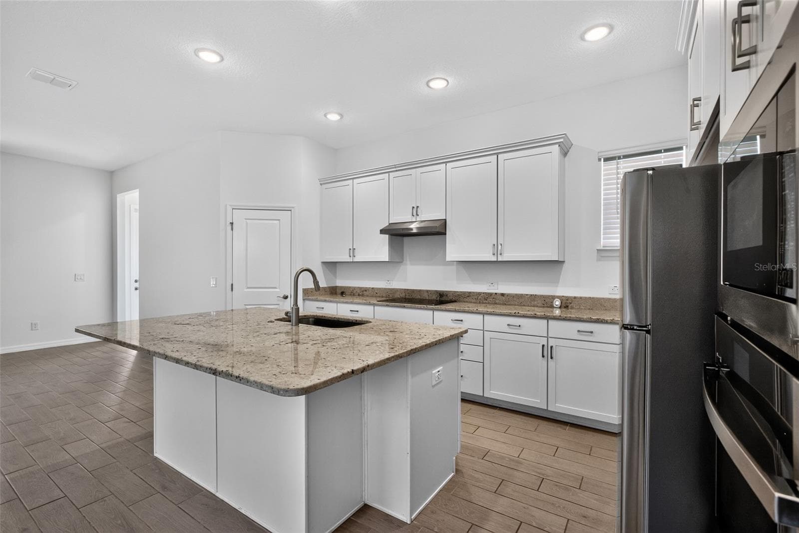 Single Family Residence at 762 MIDDLETON ST, DEBARY, photo 11 of 47