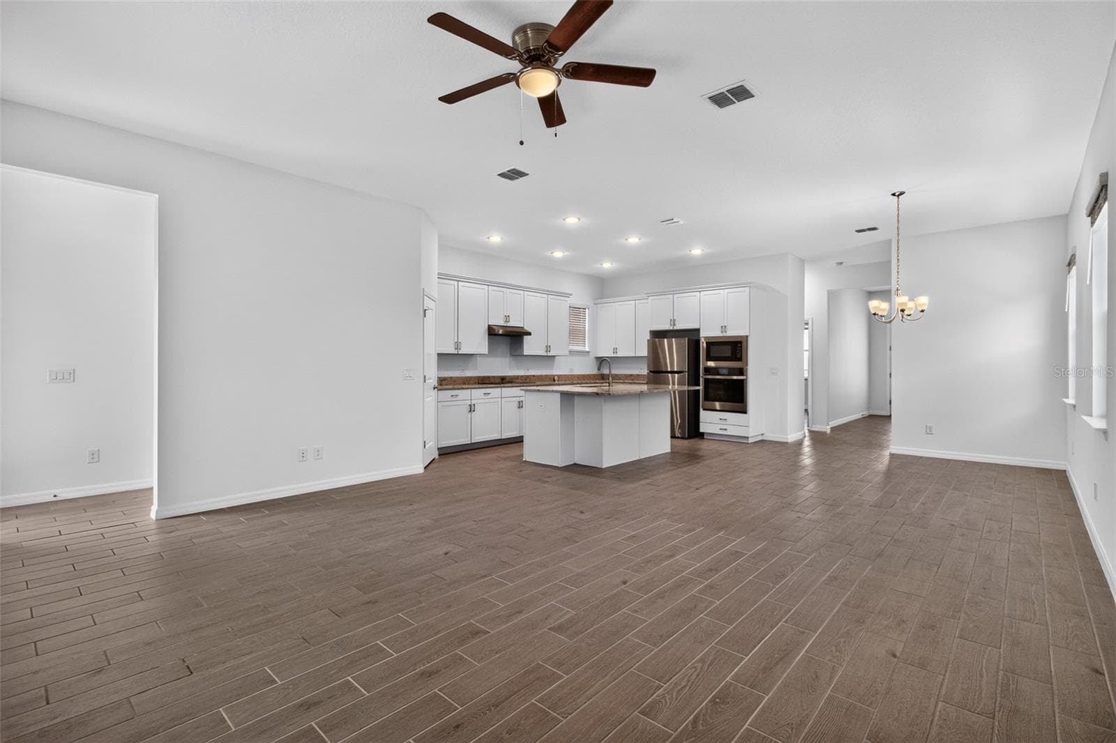 Single Family Residence at 762 MIDDLETON ST, DEBARY, photo 14 of 47
