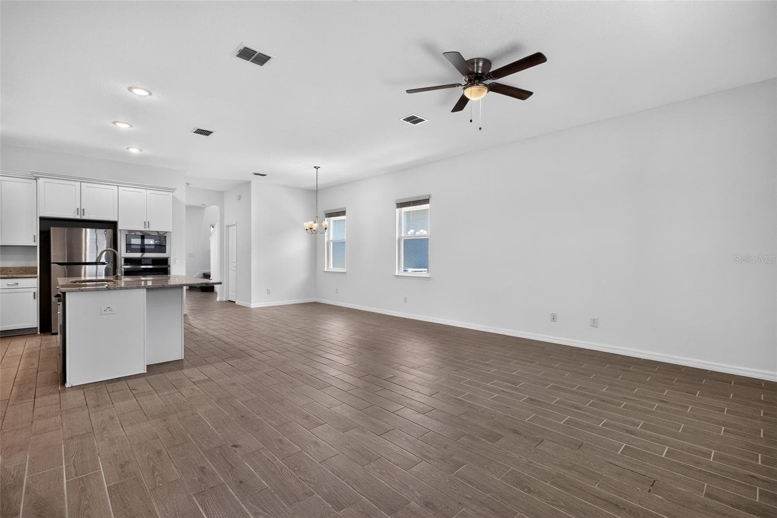 Single Family Residence at 762 MIDDLETON ST, DEBARY, photo 15 of 47