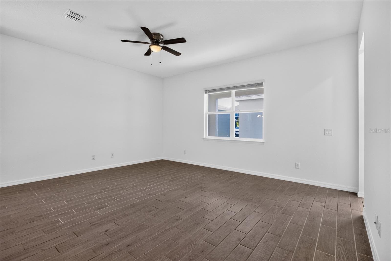 Single Family Residence at 762 MIDDLETON ST, DEBARY, photo 33 of 47