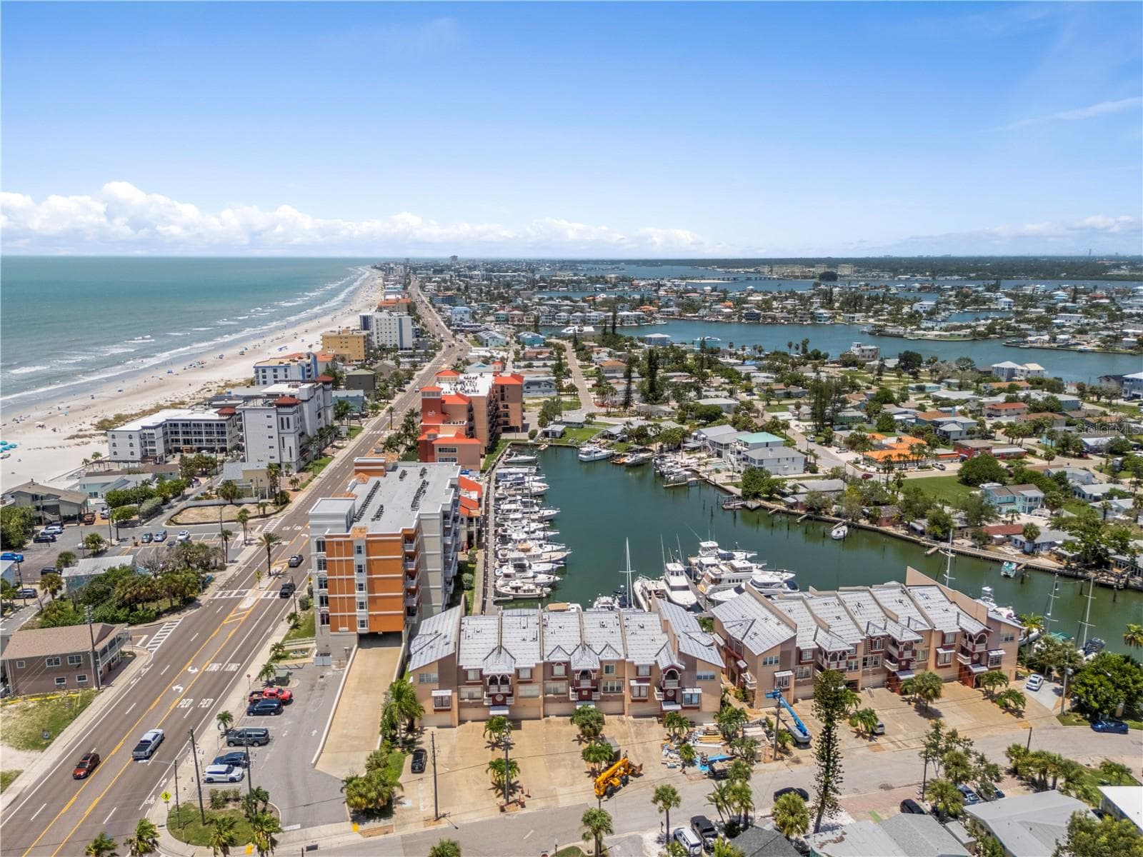 Across the street from the beach - 116 131ST AVE E #F, MADEIRA BEACH