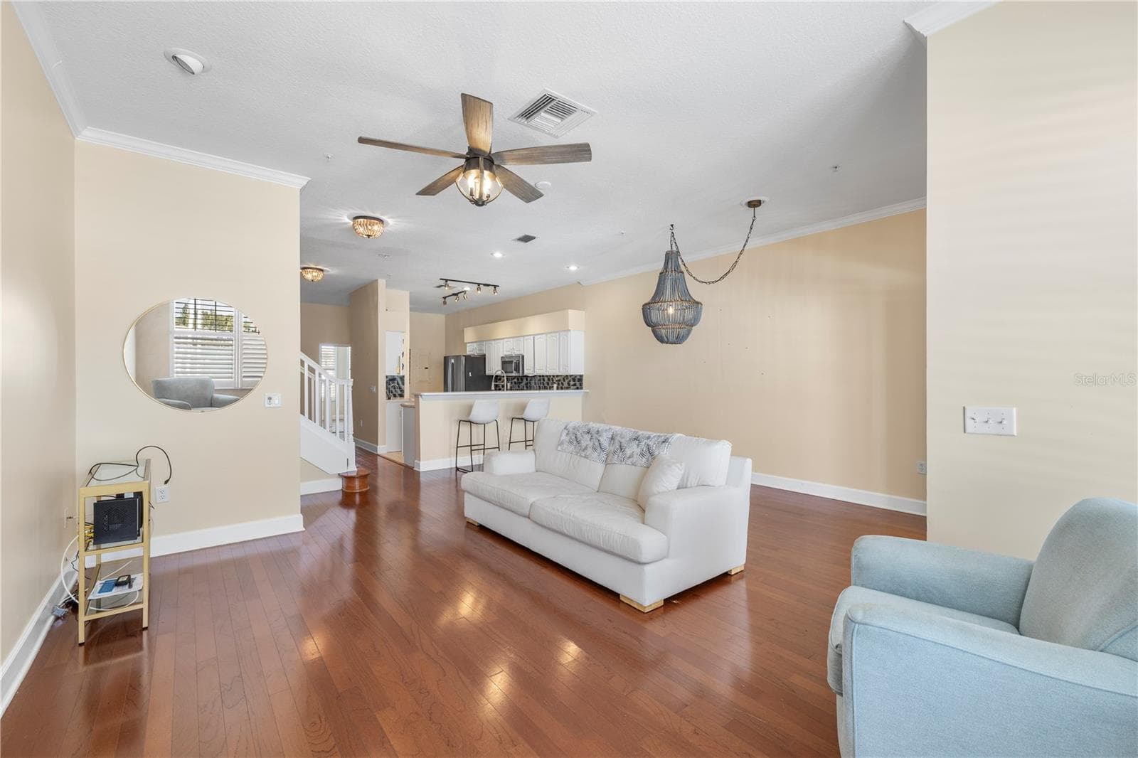 Living room - Real Wood flooring - 116 131ST AVE E #F, MADEIRA BEACH
