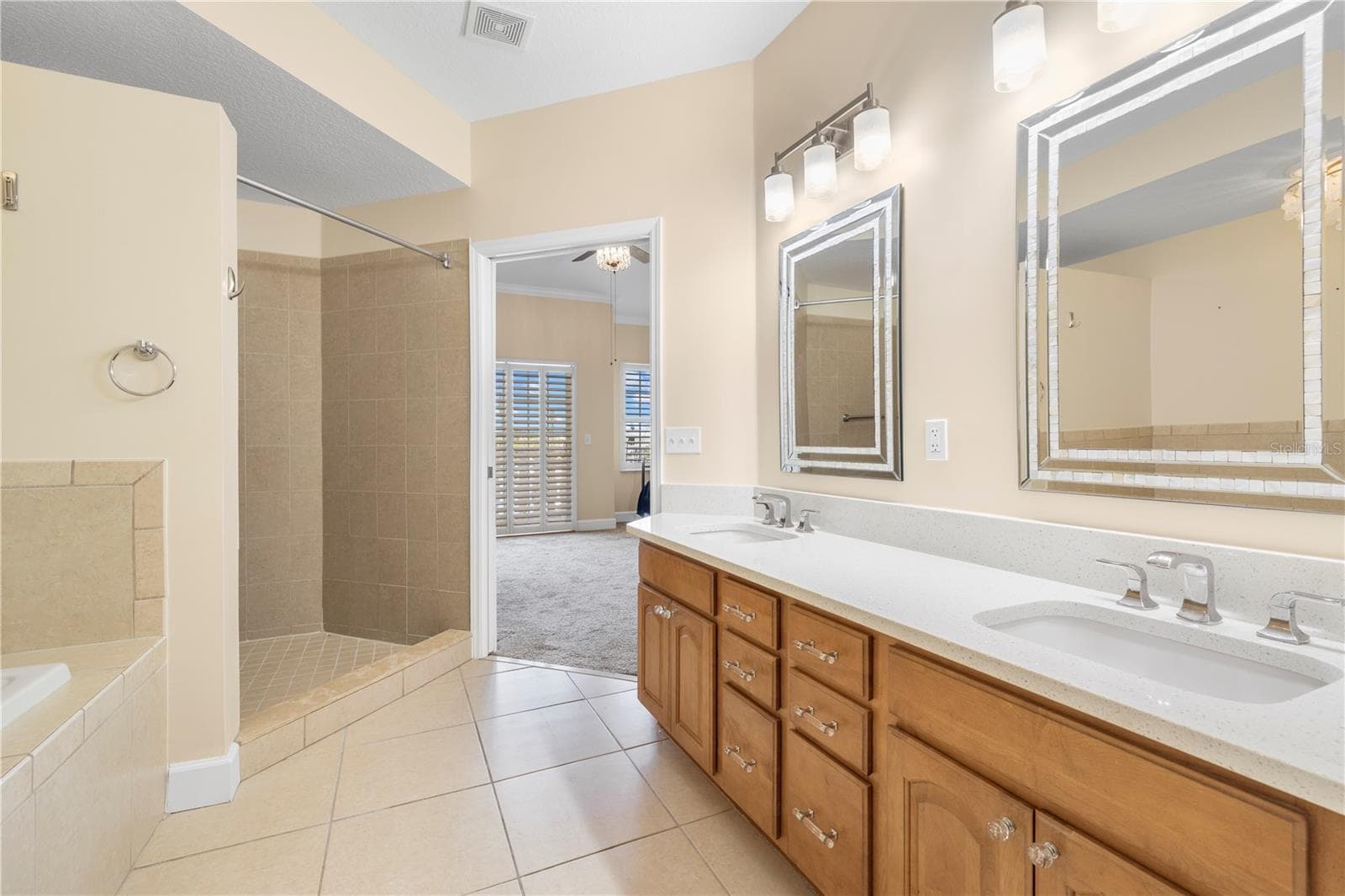 Master bath - 116 131ST AVE E #F, MADEIRA BEACH