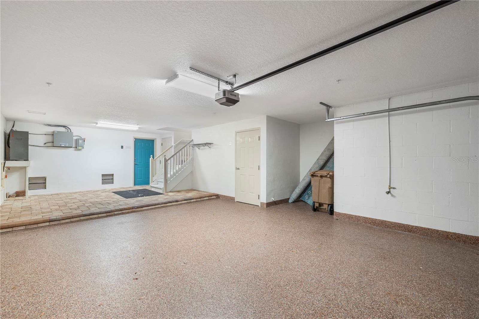 Oversized! - 116 131ST AVE E #F, MADEIRA BEACH