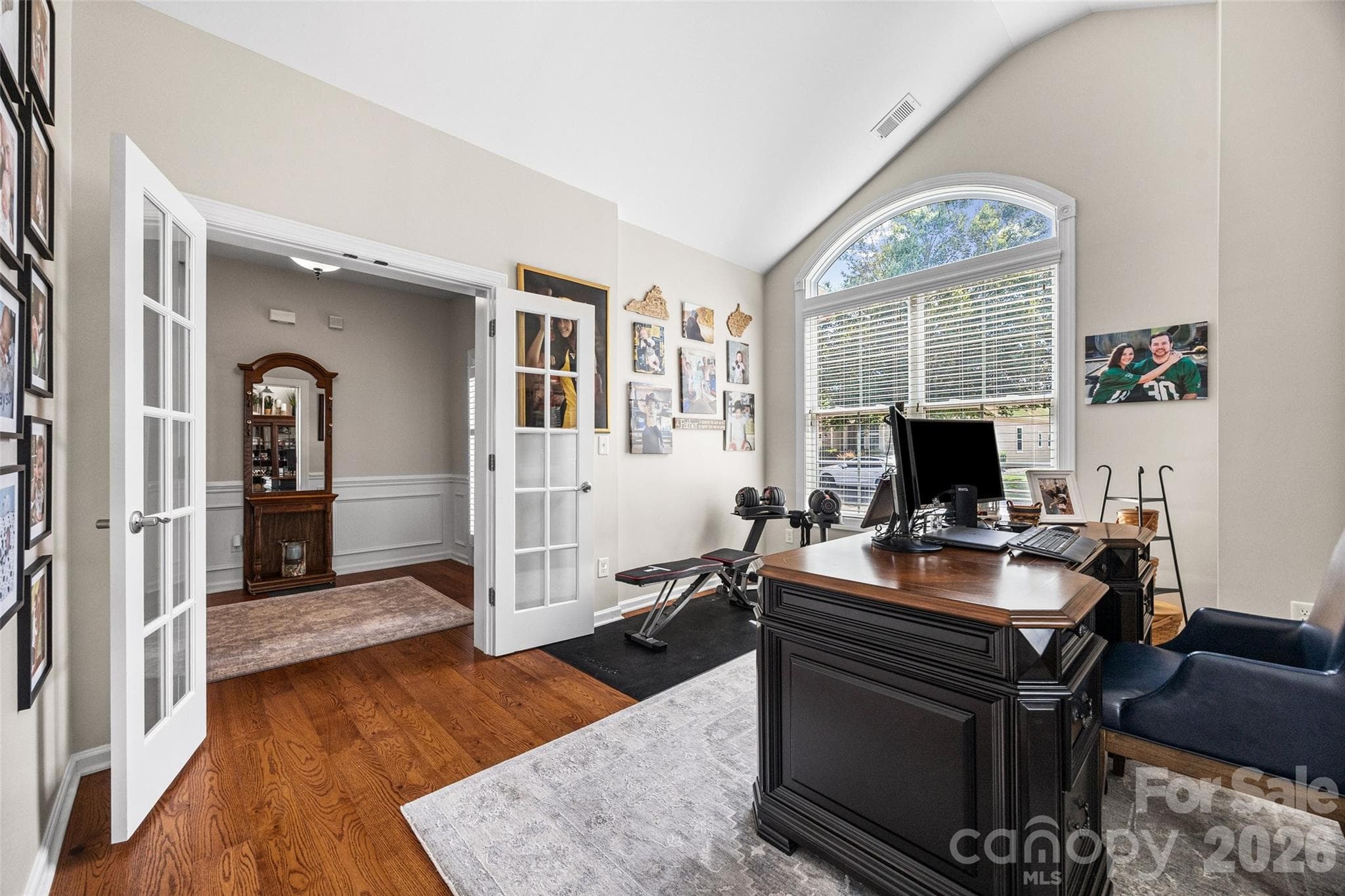 Single Family Residence at 8621 Sequoia Grove Lane, Charlotte, photo 7 of 48