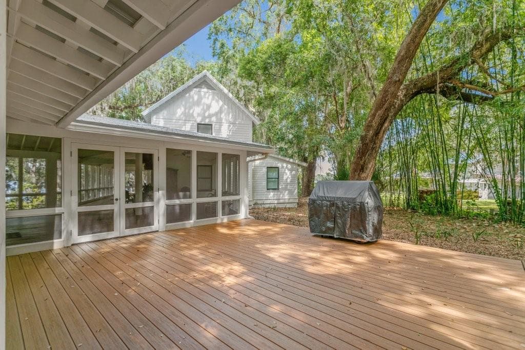 Exterior South Breezeway - WIGGINS, SAN MATEO
