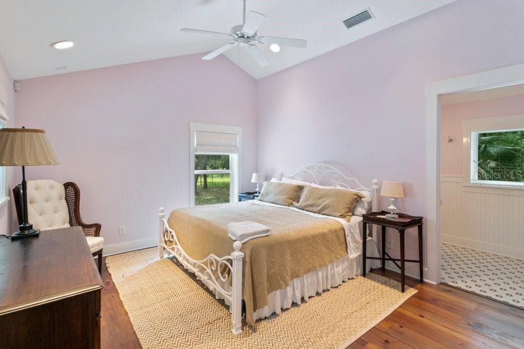 North Cottage Primary Bedroom - WIGGINS, SAN MATEO