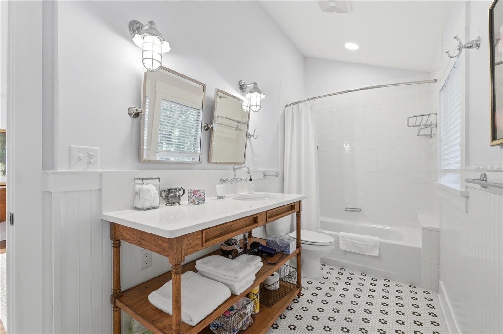 North Cottage Primary Bath - WIGGINS, SAN MATEO