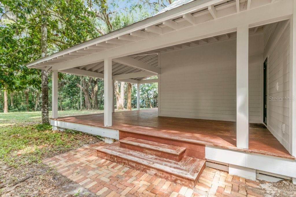North cottage covered porch. - WIGGINS, SAN MATEO
