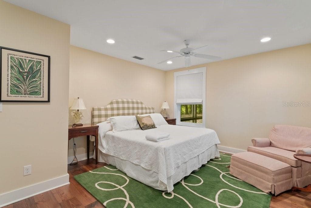 South Cottage Bedroom 1 - WIGGINS, SAN MATEO