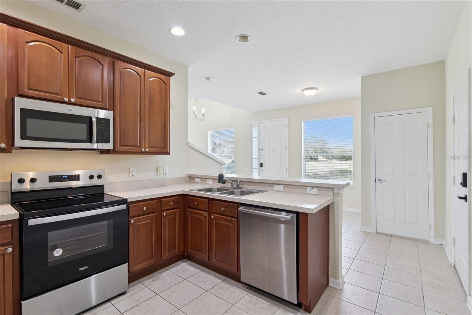 Townhouse at 1431 SHALLCROSS AVE, ORLANDO, photo 3 of 42