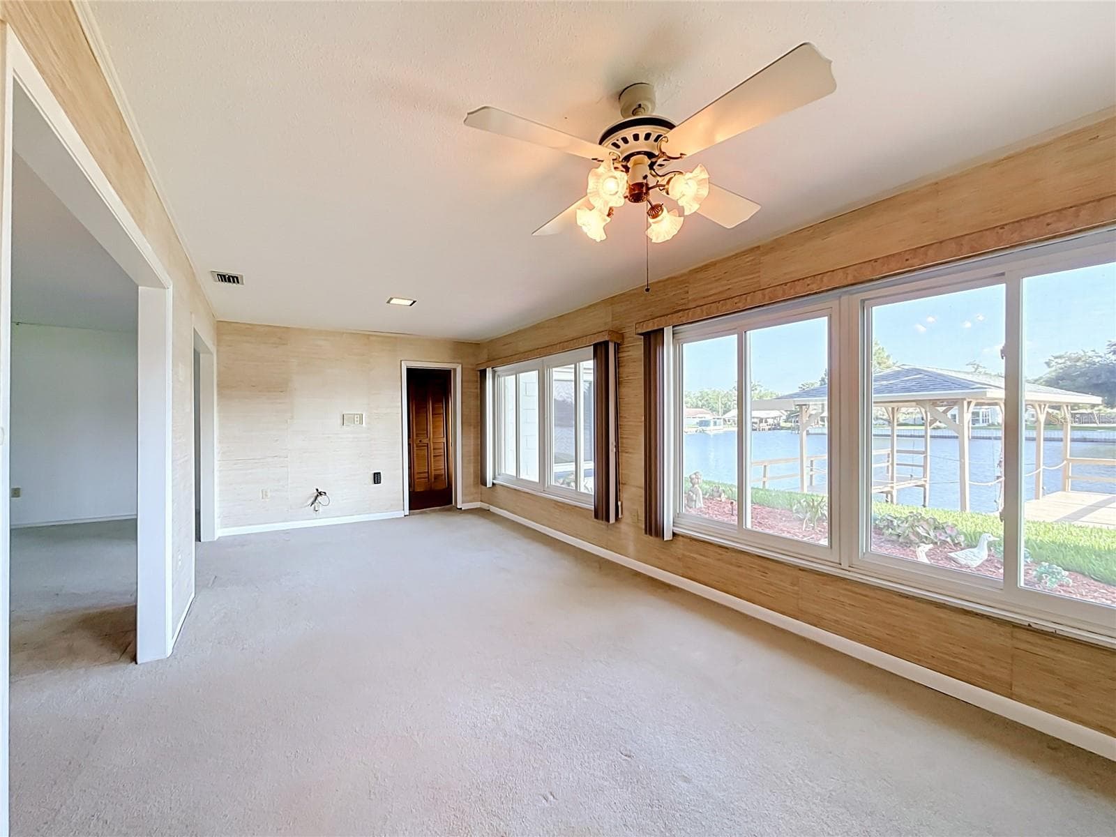 Single Family Residence at 13225 COUNTRY CLUB DR, TAVARES, photo 26 of 60
