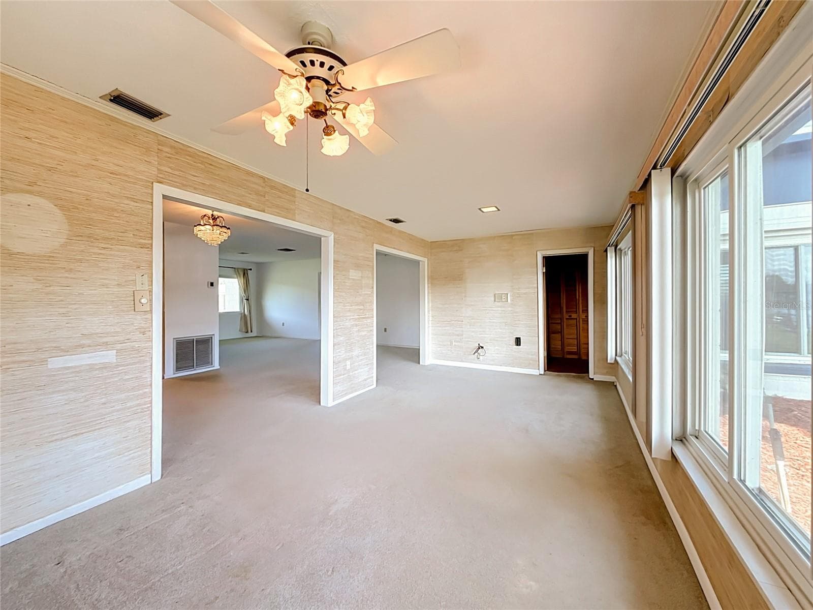 Single Family Residence at 13225 COUNTRY CLUB DR, TAVARES, photo 27 of 60