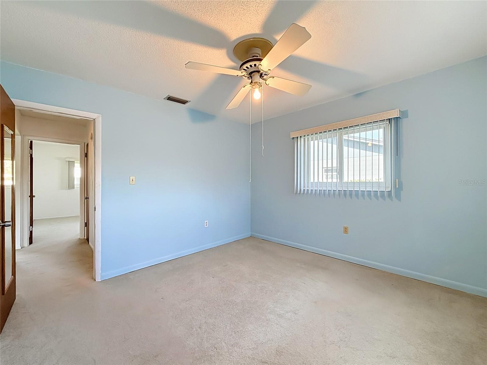 Single Family Residence at 13225 COUNTRY CLUB DR, TAVARES, photo 33 of 60