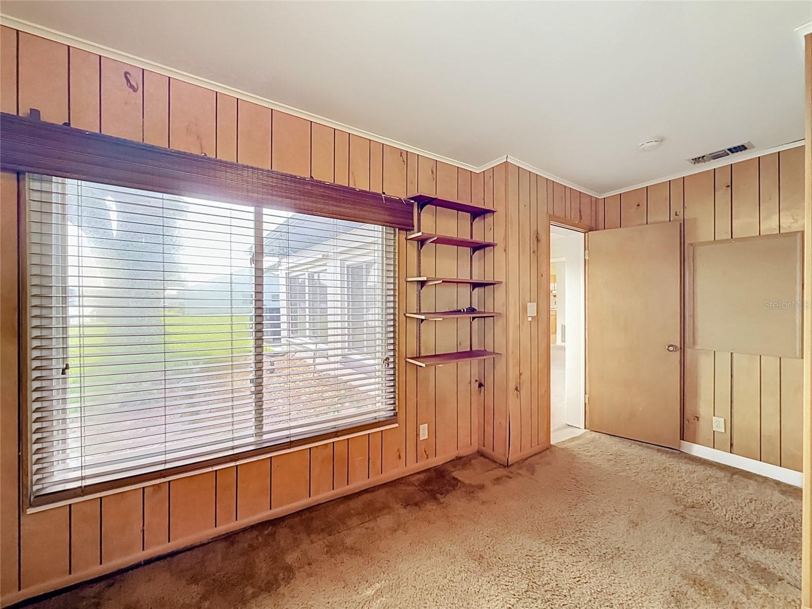 Single Family Residence at 13225 COUNTRY CLUB DR, TAVARES, photo 37 of 60