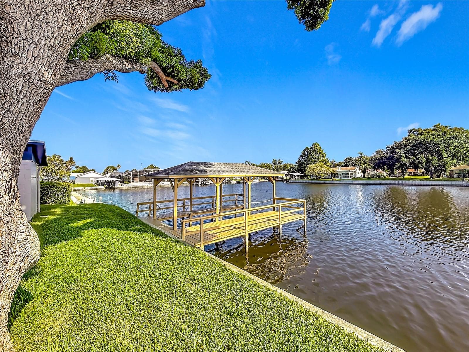 Single Family Residence at 13225 COUNTRY CLUB DR, TAVARES, photo 46 of 60