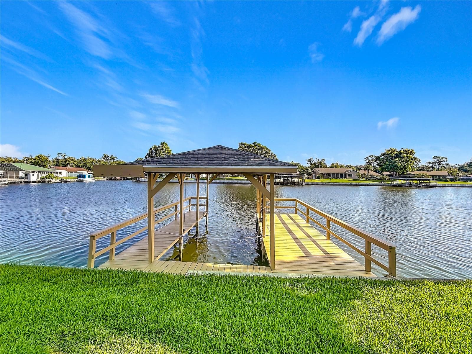 Single Family Residence at 13225 COUNTRY CLUB DR, TAVARES, photo 47 of 60