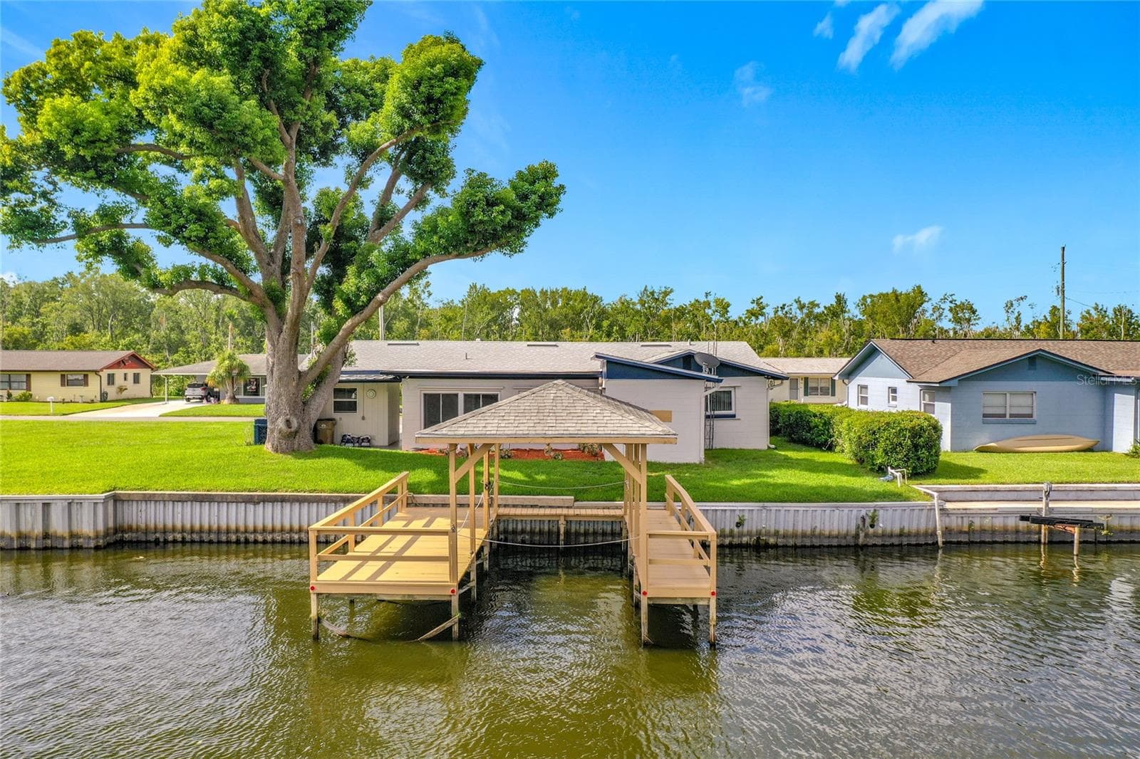 Single Family Residence at 13225 COUNTRY CLUB DR, TAVARES, photo 51 of 60