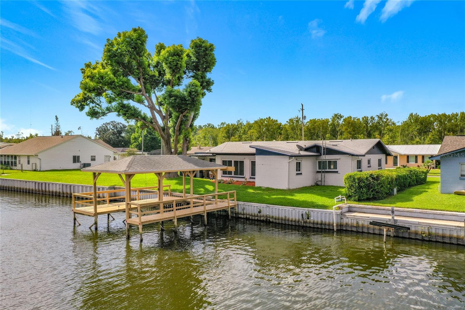 Single Family Residence at 13225 COUNTRY CLUB DR, TAVARES, photo 52 of 60