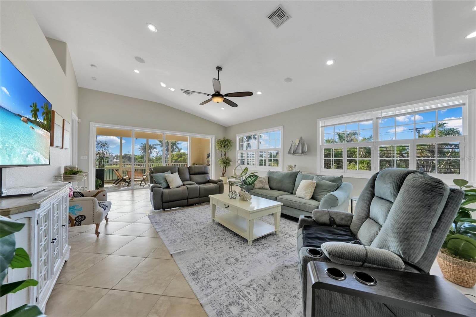 Condominium at 196 TARPON COVE BLVD #722, PUNTA GORDA, photo 6 of 47