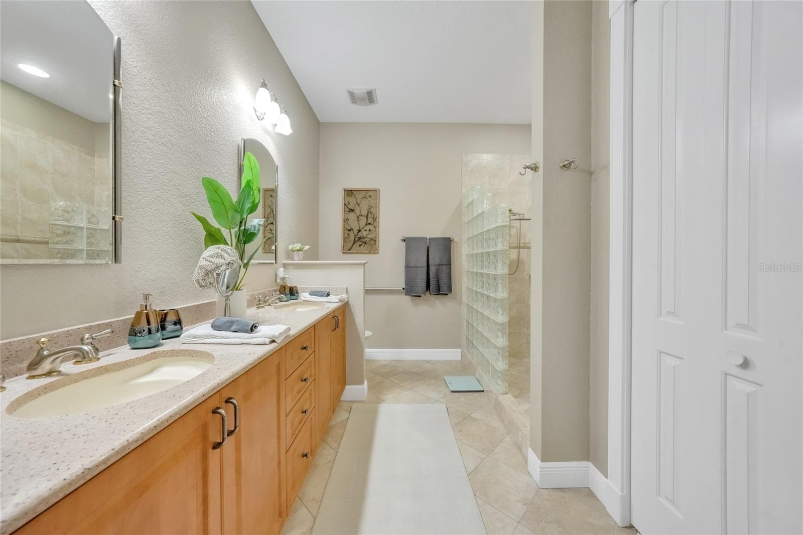 Condominium at 196 TARPON COVE BLVD #722, PUNTA GORDA, photo 21 of 47