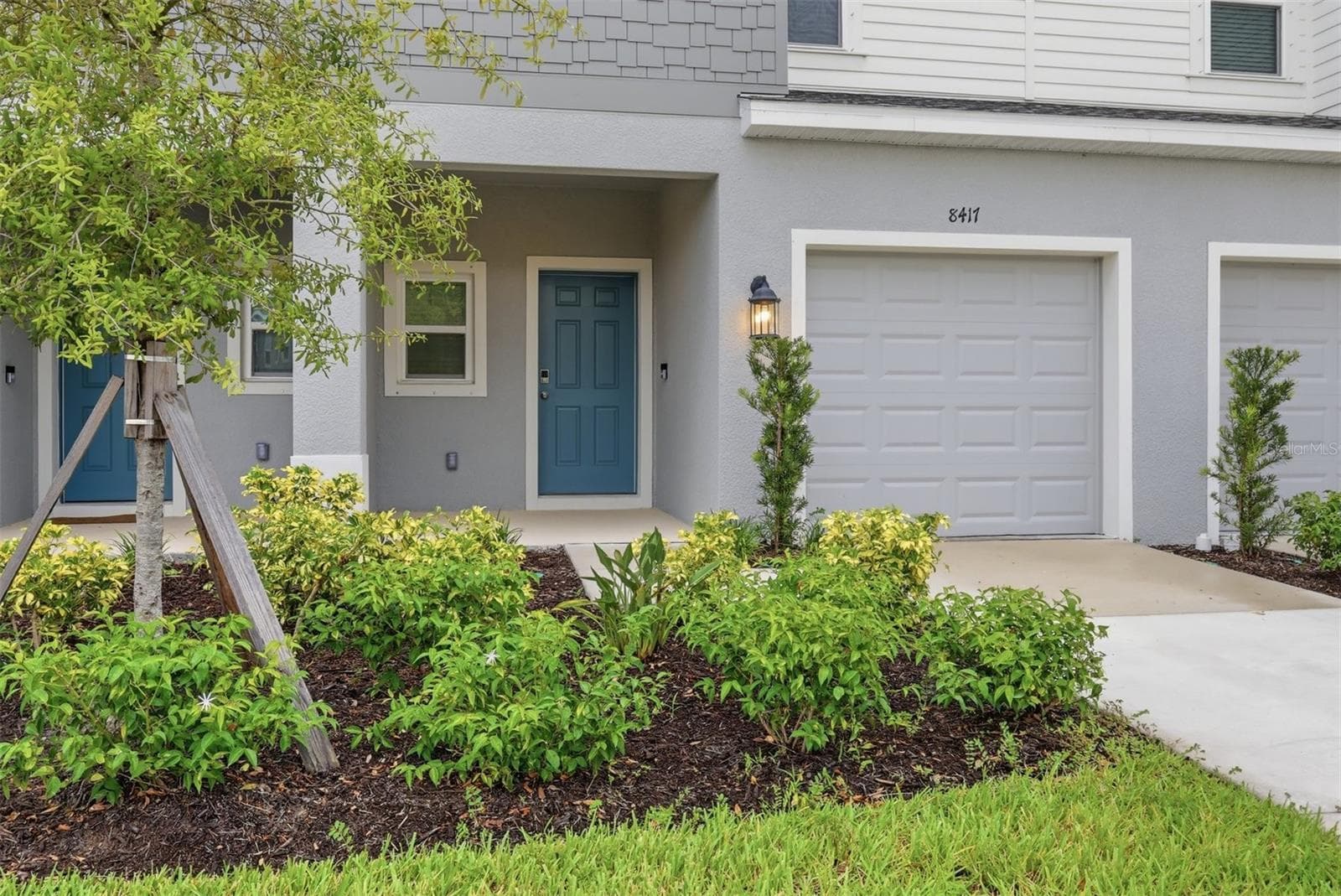 Front Landscaping - 8417 LUNAR SKYE ST, SARASOTA