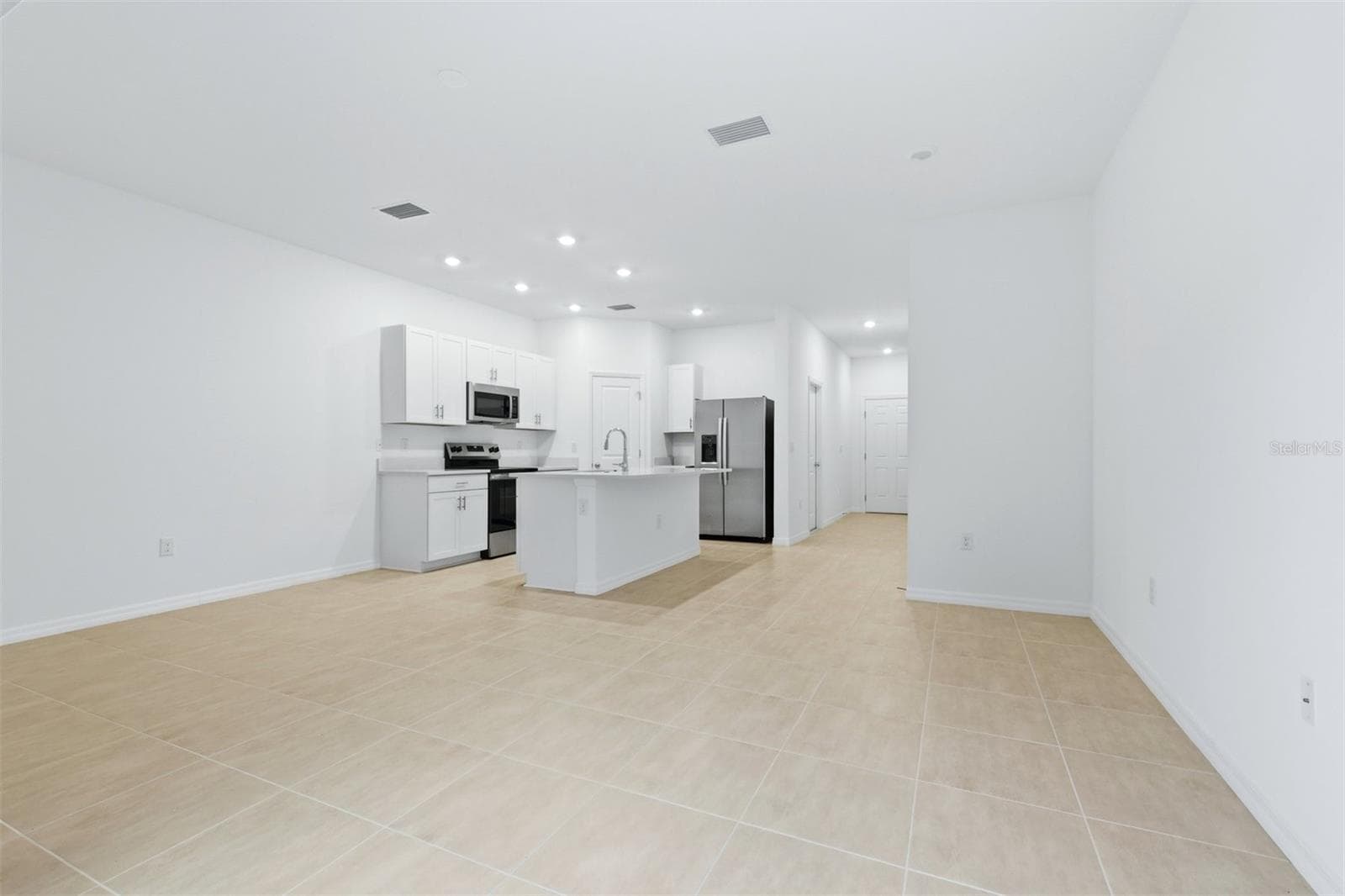 Living / Dining area - 8417 LUNAR SKYE ST, SARASOTA