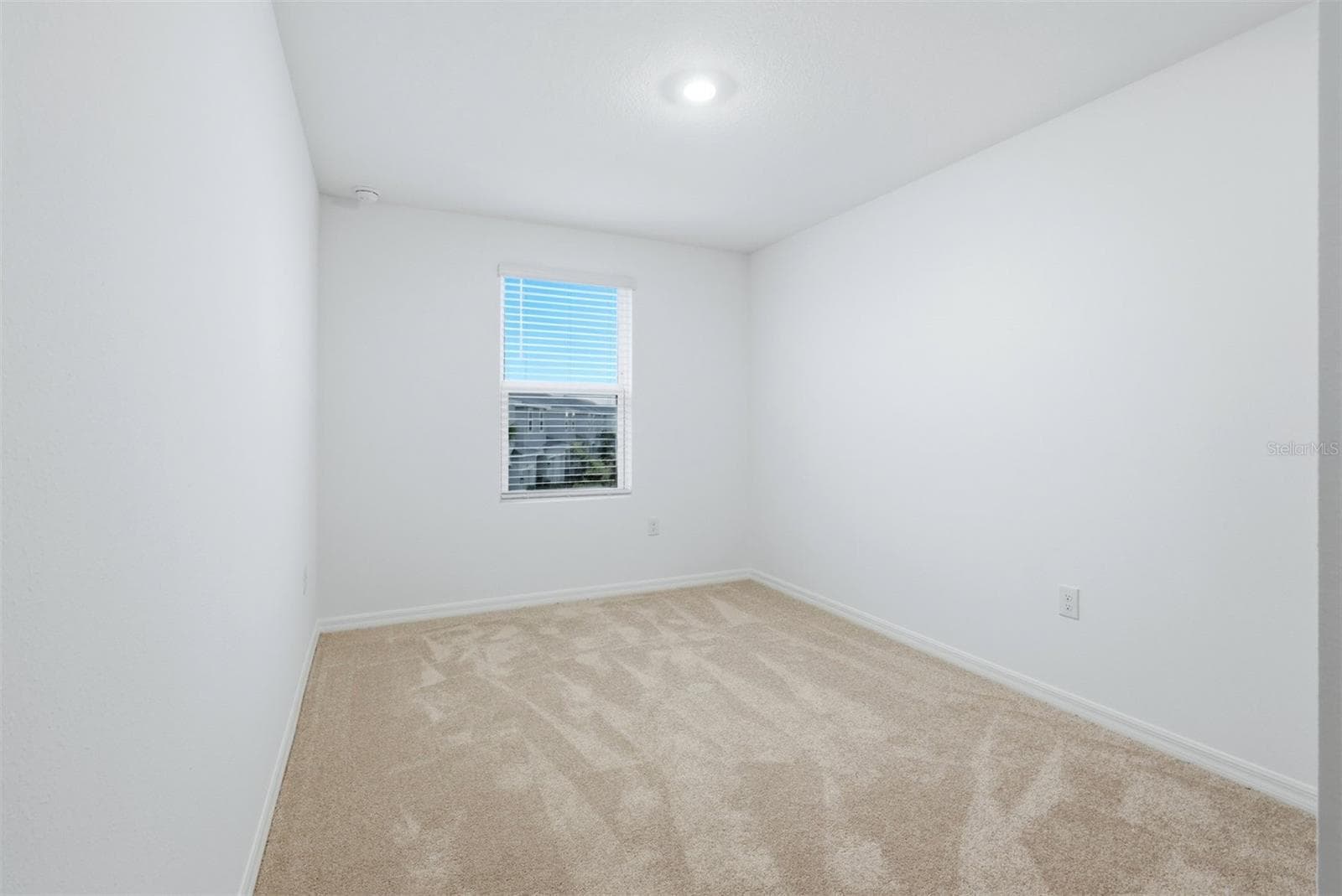 Guest Bedroom - 8417 LUNAR SKYE ST, SARASOTA
