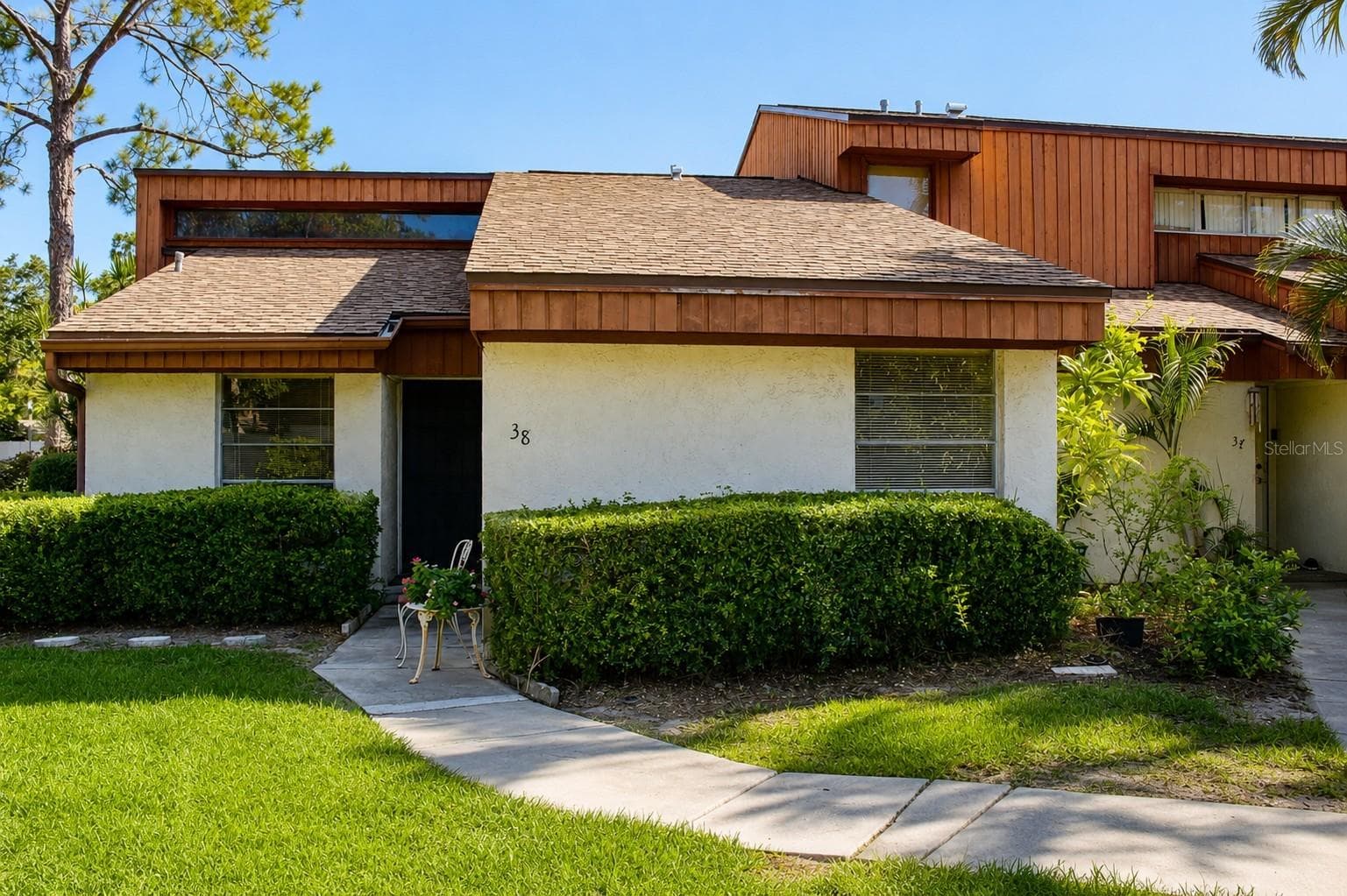 2054 SUNSET POINT RD #38
