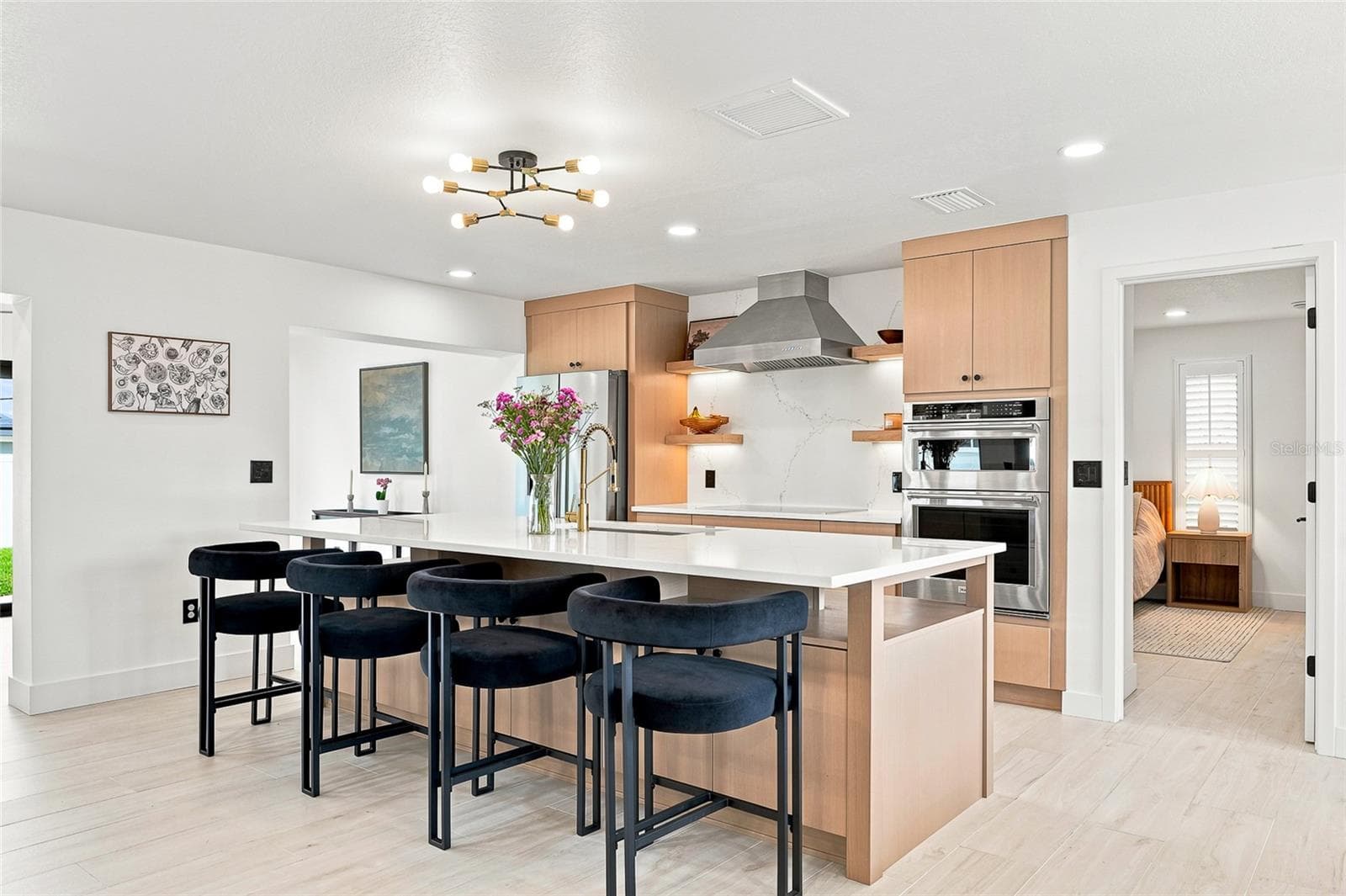 Single Family Residence at 6241 TANGLEWOOD DR NE, ST PETERSBURG, photo 2 of 27