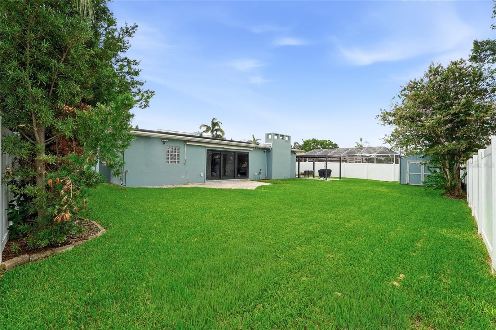 Single Family Residence at 6241 TANGLEWOOD DR NE, ST PETERSBURG, photo 22 of 27