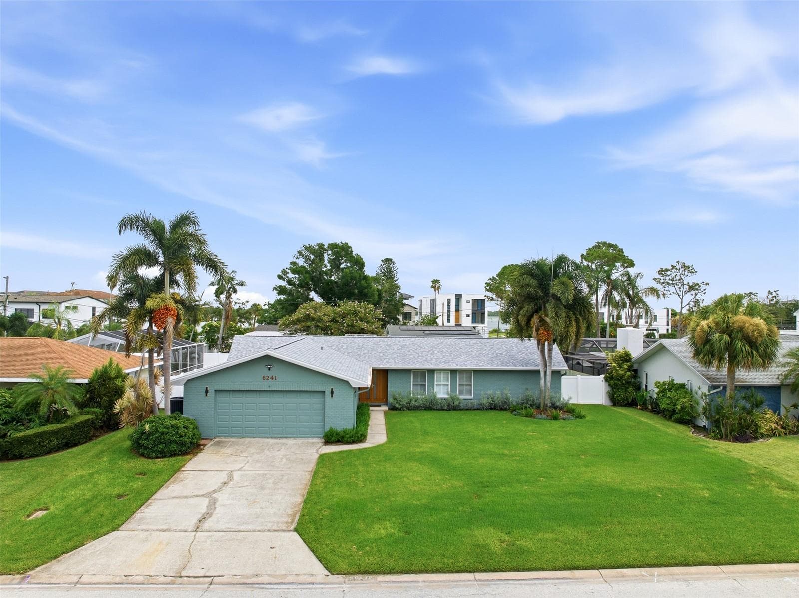 Single Family Residence at 6241 TANGLEWOOD DR NE, ST PETERSBURG, photo 24 of 27
