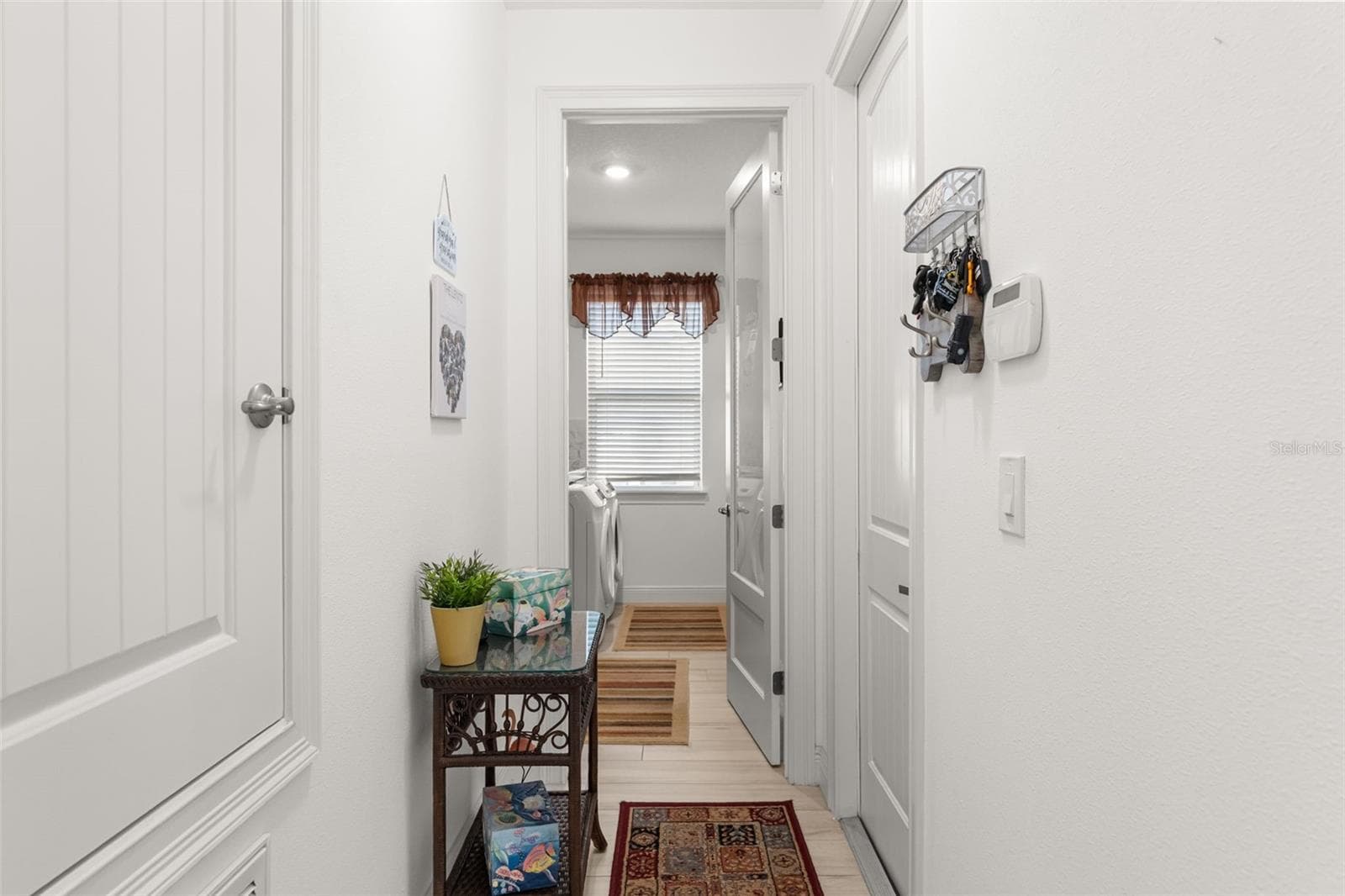Entry from Garage - 700 S FLORIDA AVE, HOWEY IN THE HILLS