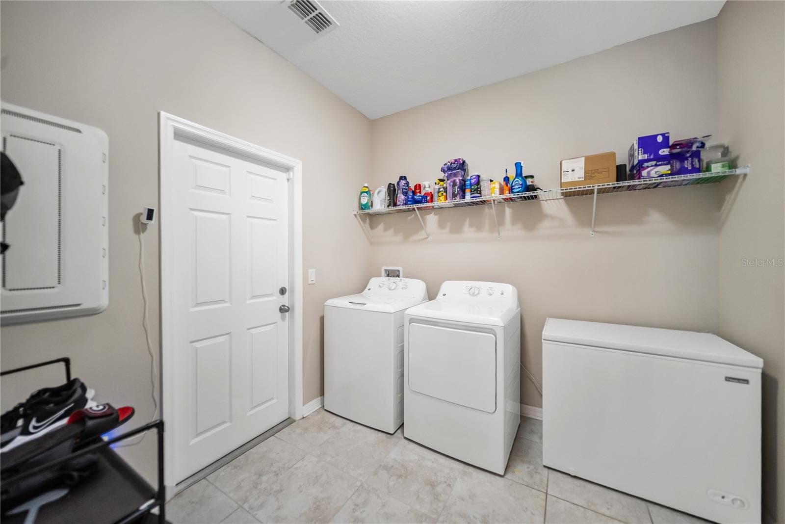 Spacious Laundry Room - 11438 ACACIA GROVE LN, RIVERVIEW