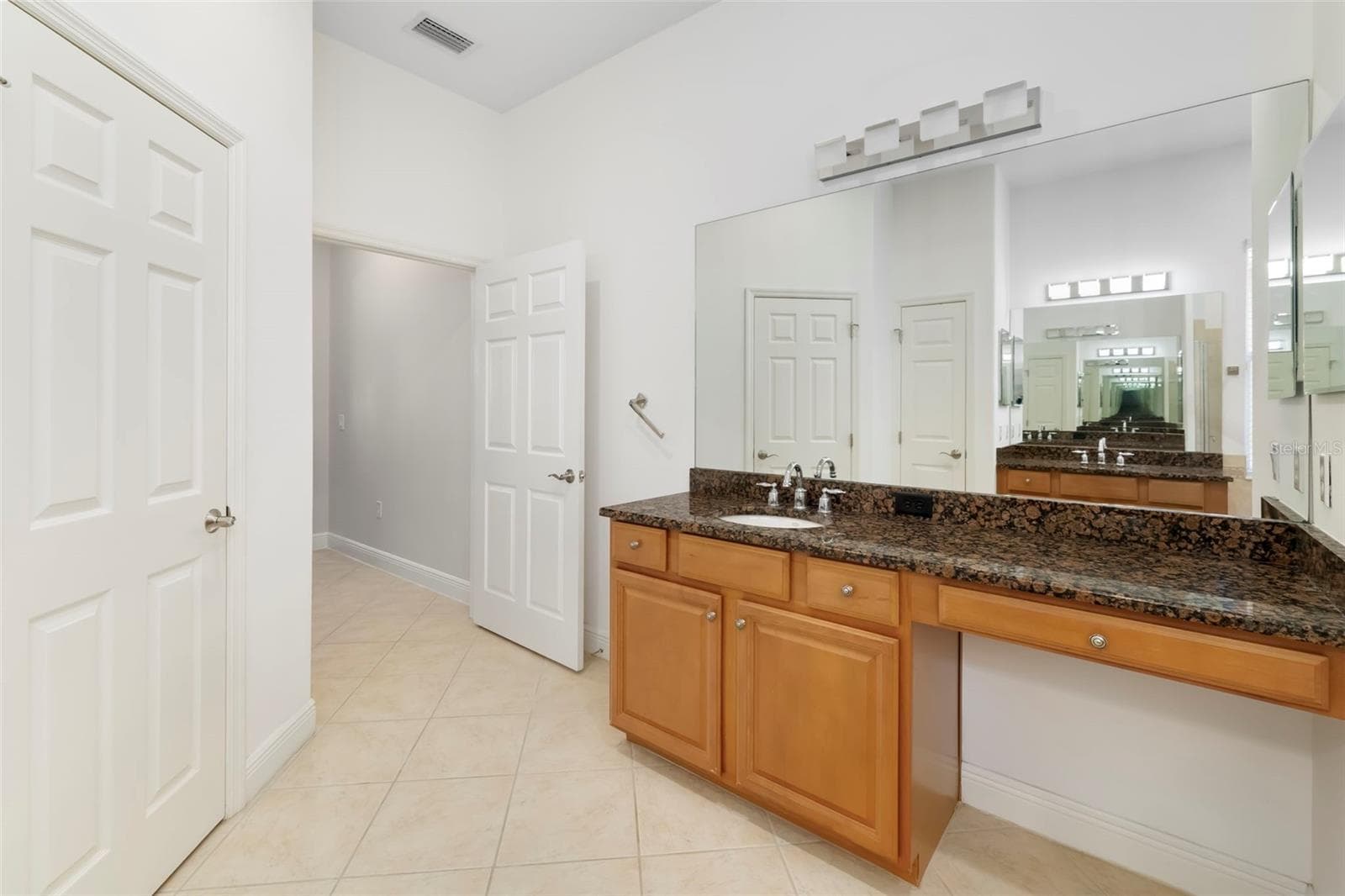 Single Family Residence at 3628 SUMMERWIND CIR, BRADENTON, photo 24 of 71